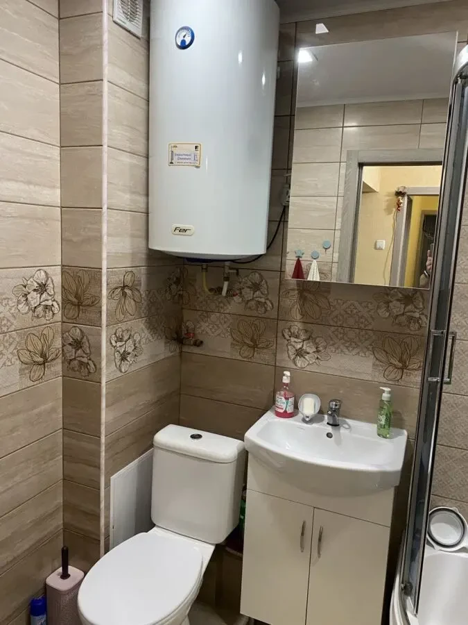 продам 3 кімнатну квартиру перемога 3