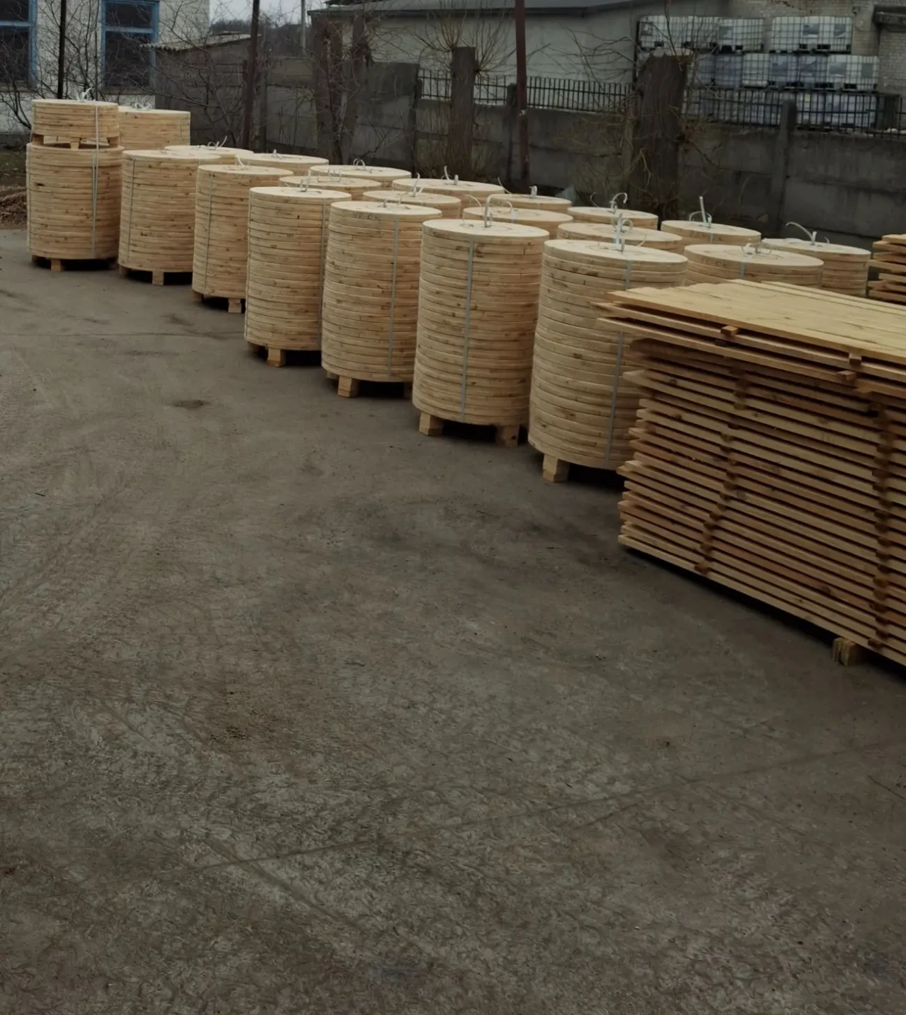 Дерев'яні барабани для кабельно-провідникової продукції оптом від виробника 9