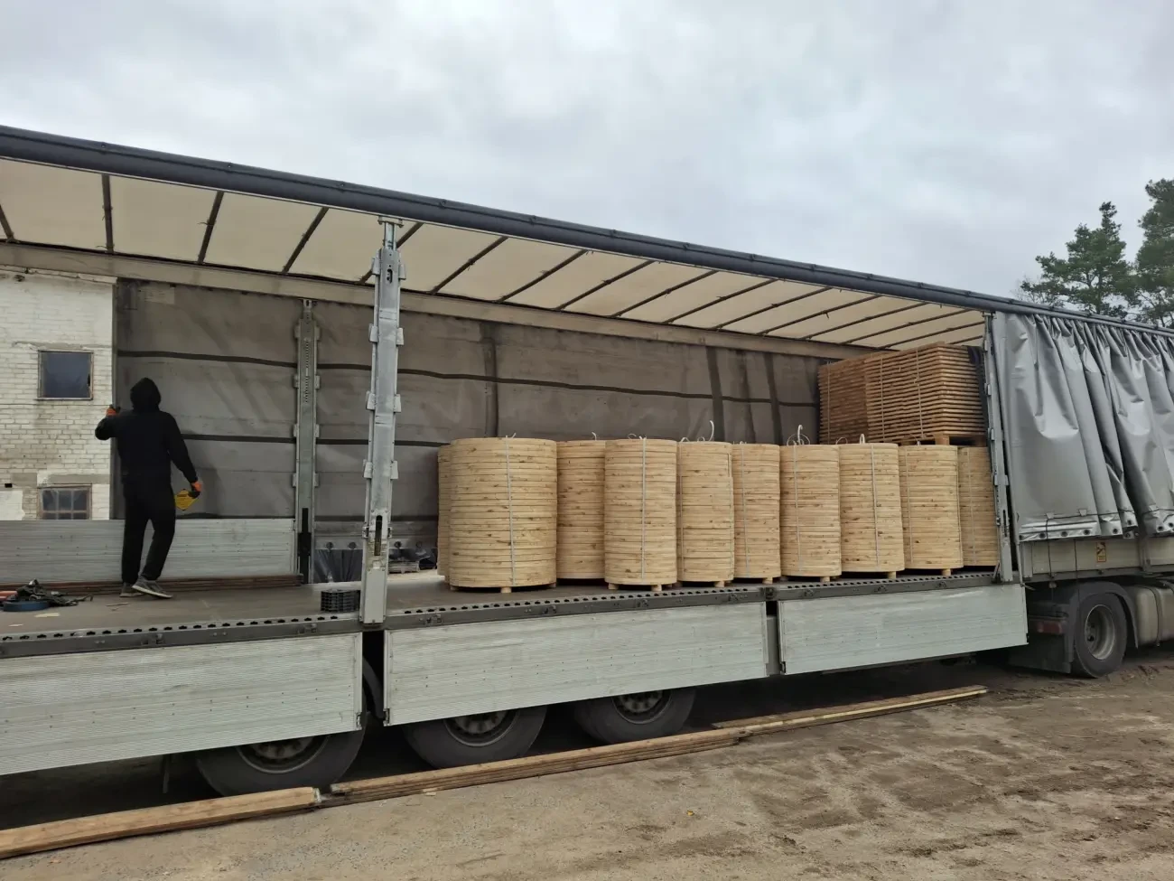 Дерев'яні барабани для кабельно-провідникової продукції оптом від виробника 6