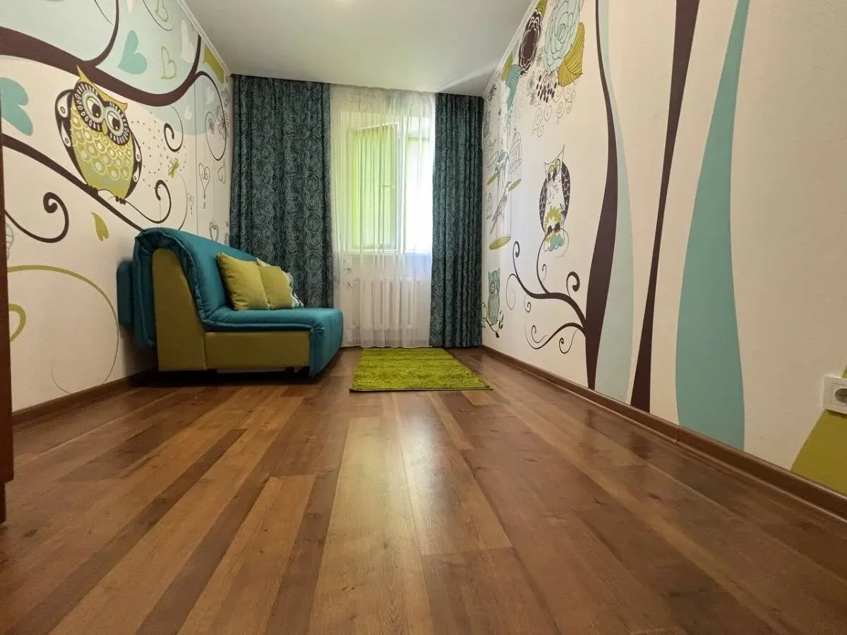 продам 2 комнатную квартиру, район рабочей 7