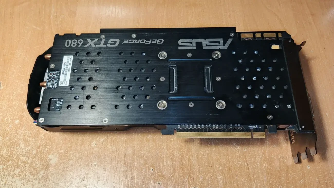 ВИДЕОКАРТА ASUS GTX 680 2GB DIRECTCU II TOP (GTX680-DC2T-2GD5) 3