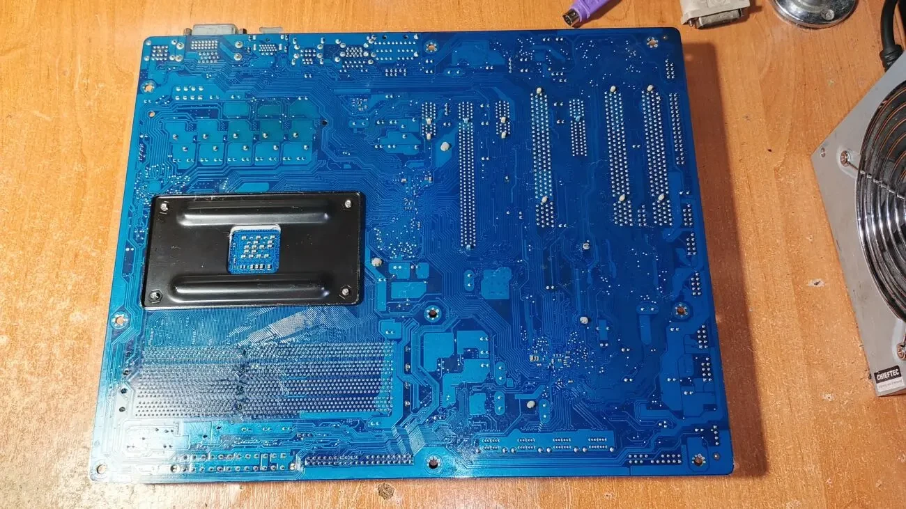 Материнская плата Gigabyte GA-880GA-UD3H(S-AM3)880G 2