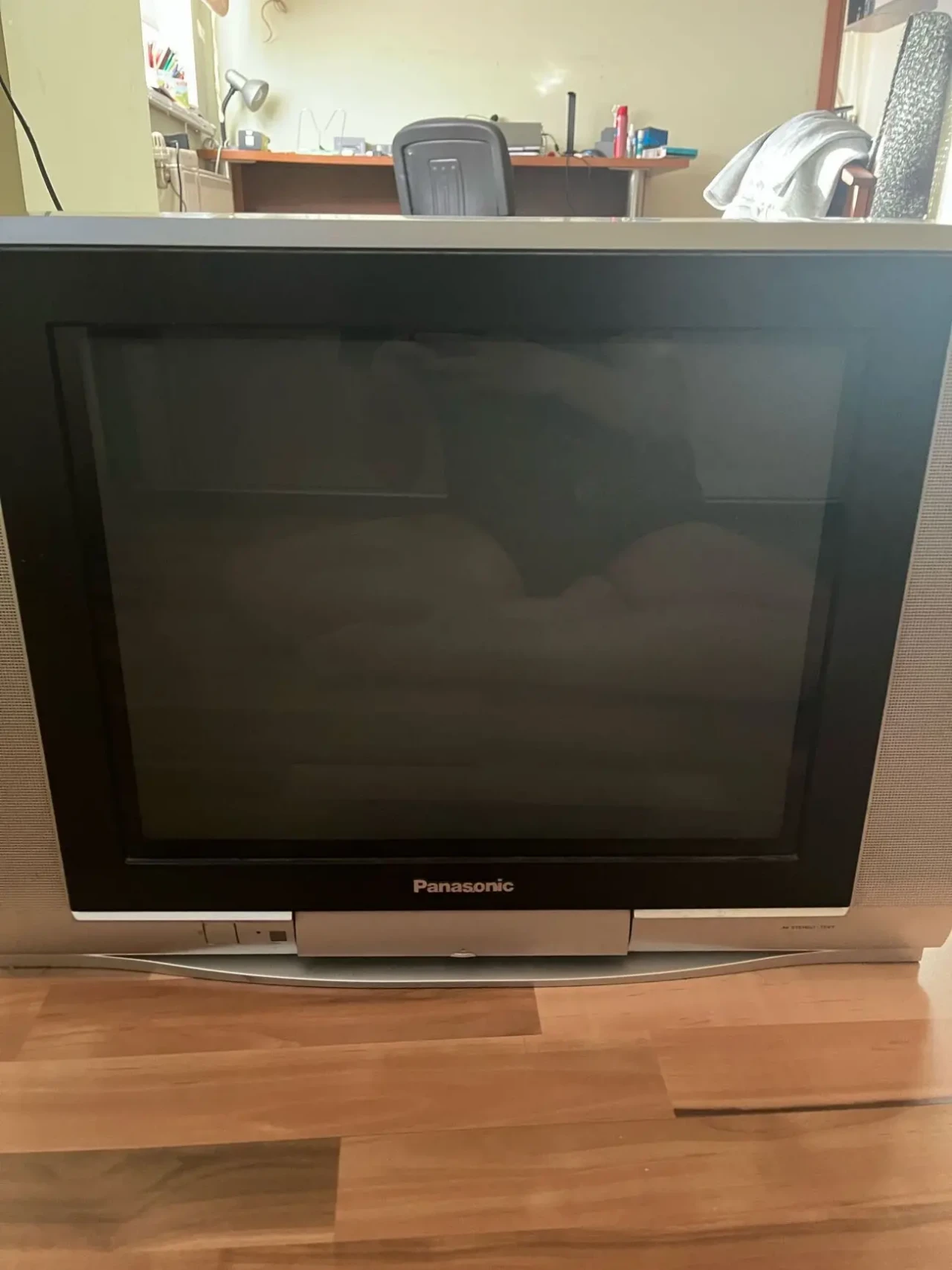 продаю теливизор  Panasonic TX-21FJ20T. 2