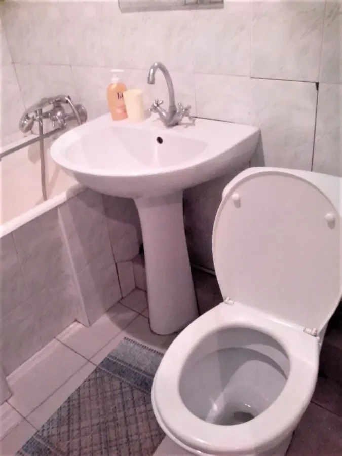 Незалежності-Титова, завжди гаряча вода, здам 1к.кв. 10