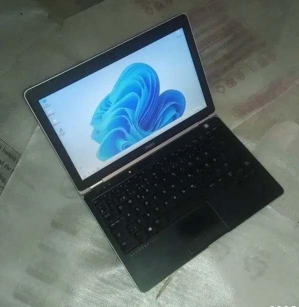 Ноутбук Dell Latitude E6230 с 3G 2