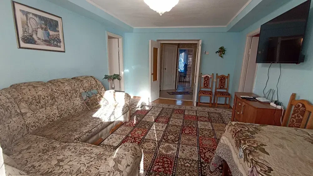 Подобова оренда 4-к квартири в Києві. Центр. Метро Печерська 9