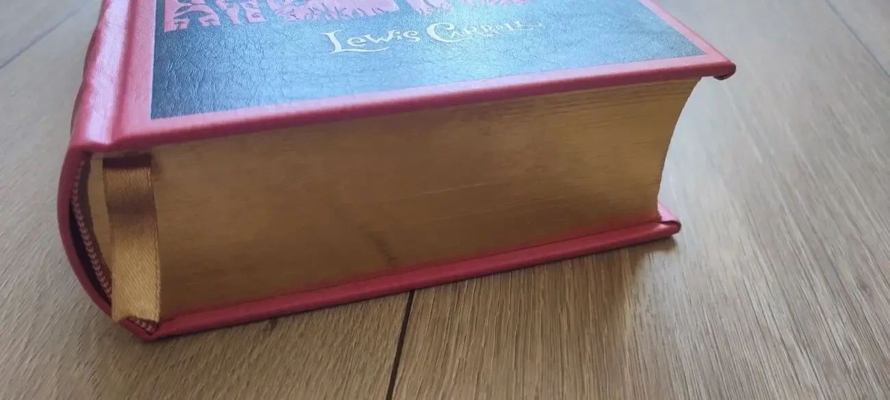 Alice's Adventures in Wonderland  Льюис Кэрролл 10