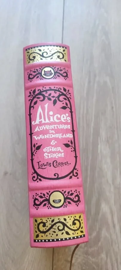 Alice's Adventures in Wonderland  Льюис Кэрролл 7