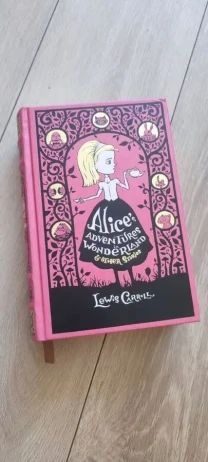 Alice's Adventures in Wonderland  Льюис Кэрролл