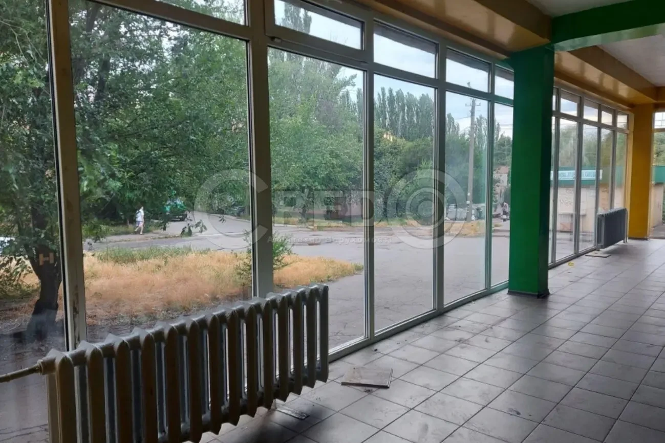 Оренда магазину вул.Космонавтів, р-н Вечірній 7