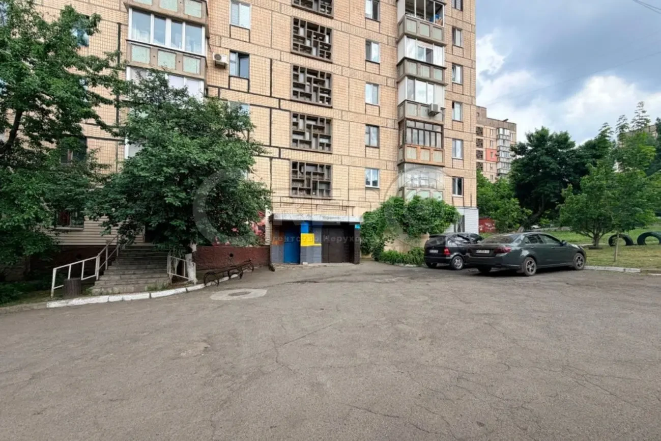 Продаж магазину, мікрорайон 2-й Східний 6