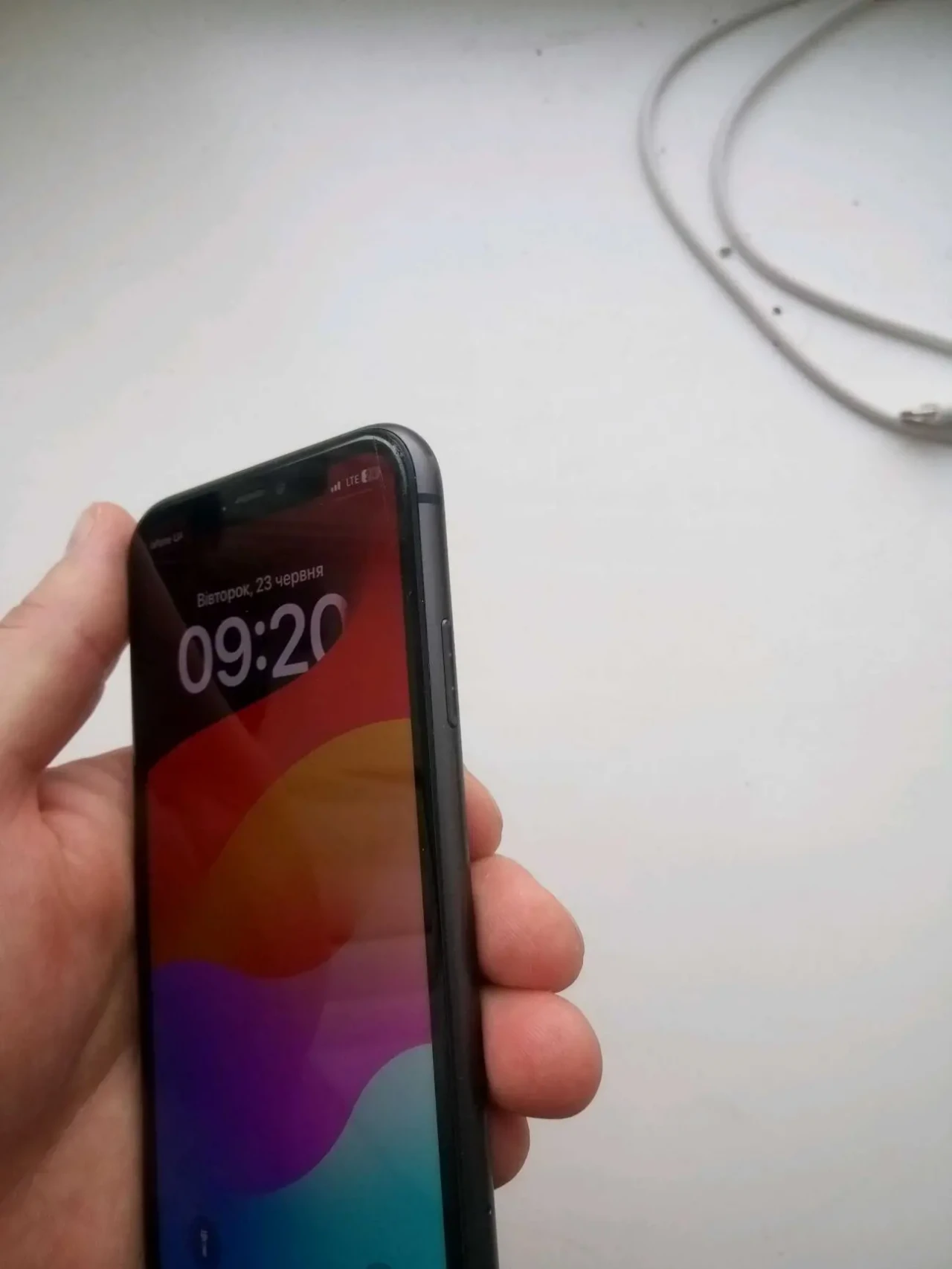 Продам iPhone 11 64 gb 8