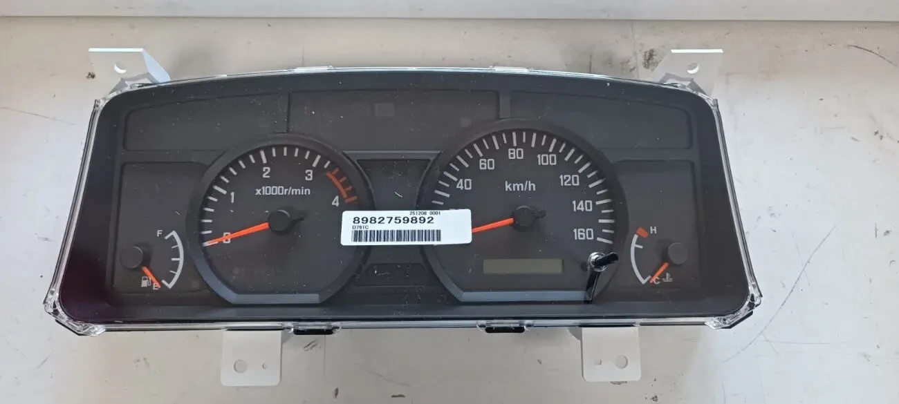 Щиток приладів для вантажного автомобіля ISUZU, автобуса ATAMAN
