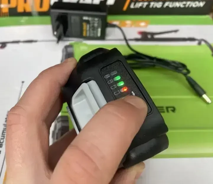 Батарея акумуляторна ProCraft 20в 2аг і зарядний пристрій. 4