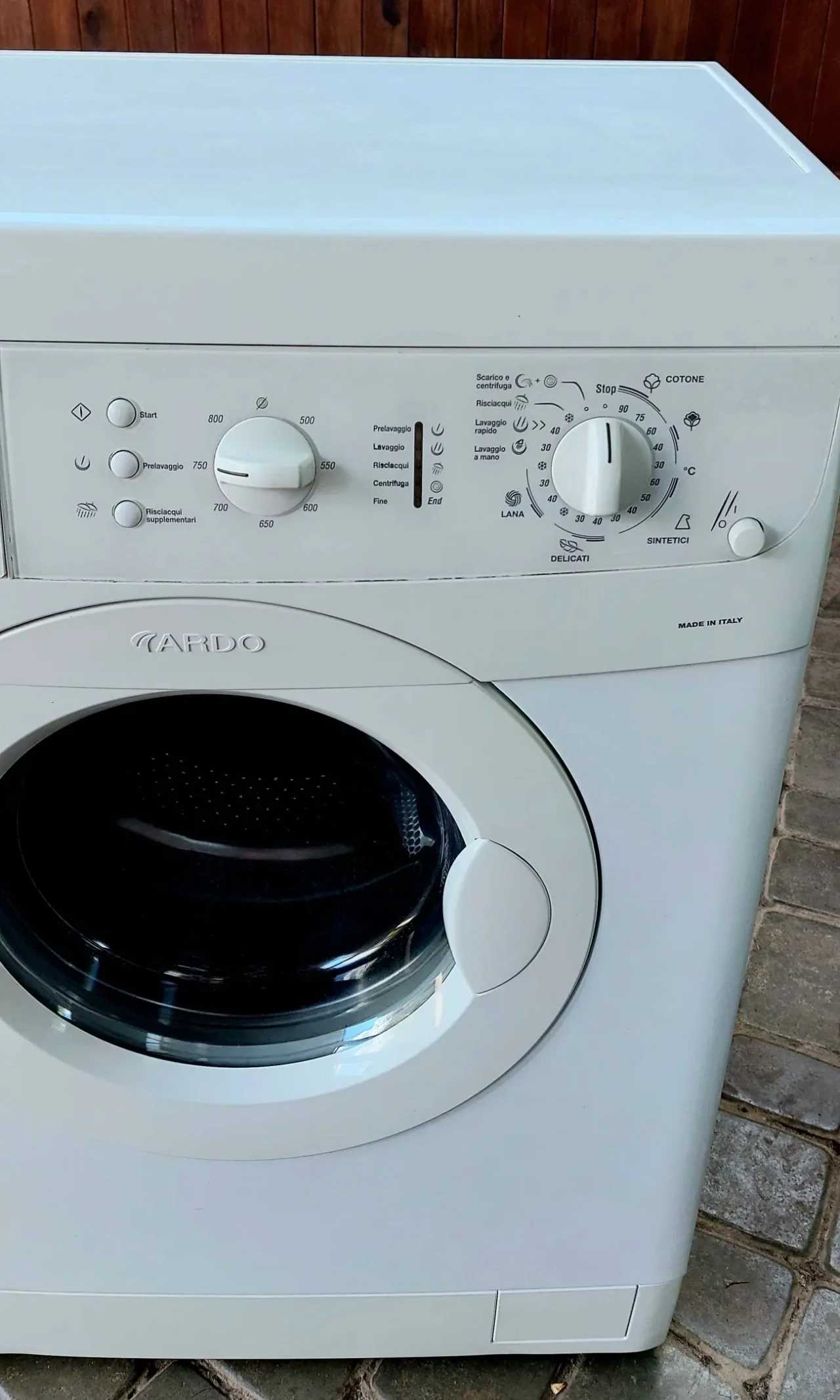Вузька пралка Ardo SED 1010, Італія 4