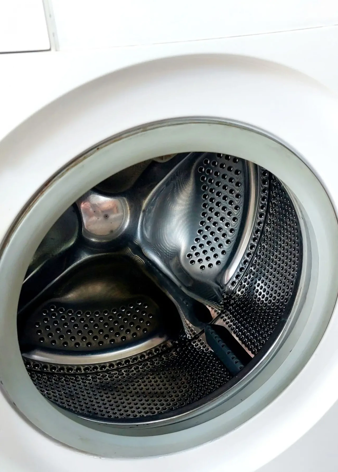 Вузька пралка Ardo SED 1010, Італія 6