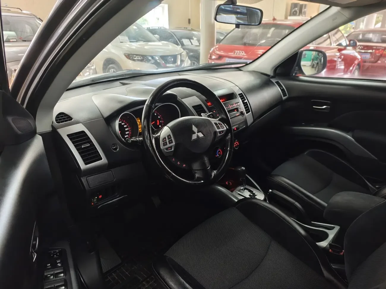 Mitsubishi Outlander 4WD 2.4і 16V 6AKПП 2010 р.в. (170 к.c.) 8