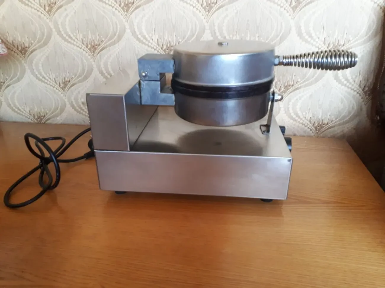 Вафельница для венских и бельгийских вафель Ankemoller HWB-1 2