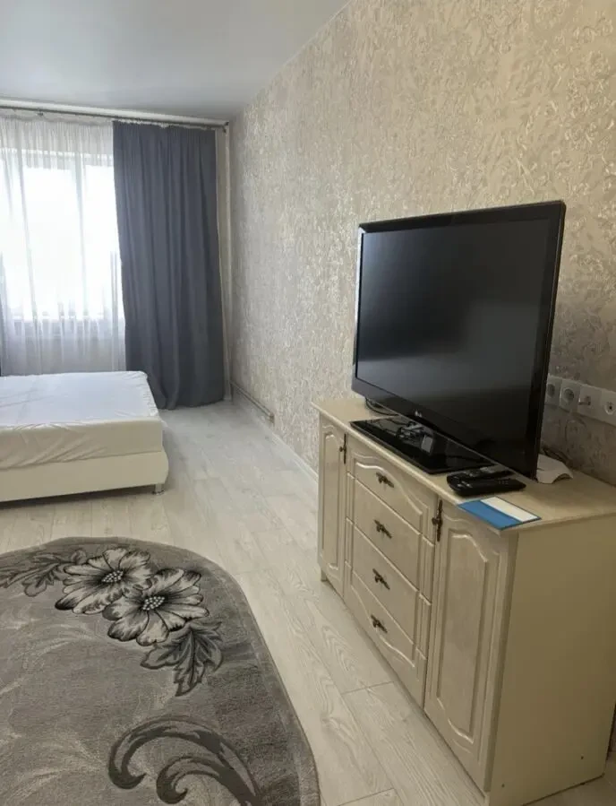 Простора 1но кім квартира  , Масани 6