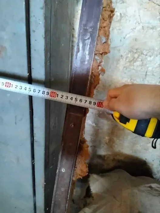 Продам двері дерев'яні дверною рамою 8