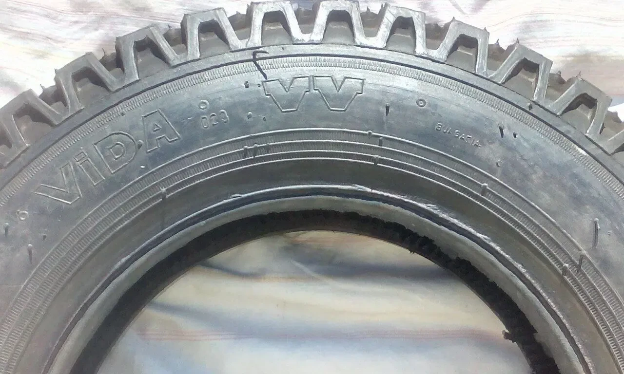 Продам дві нові автошини VIDA VV 23x5 PR8 Bulgaria, вантажна (індустріальна) для електрокари, автонавантажувача чи авто