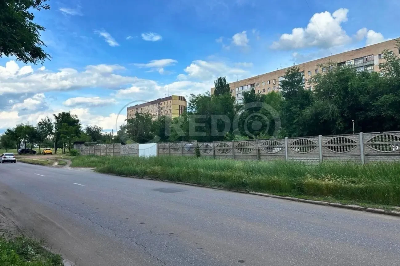 Продаж приміщення вул. П. Глазового 4