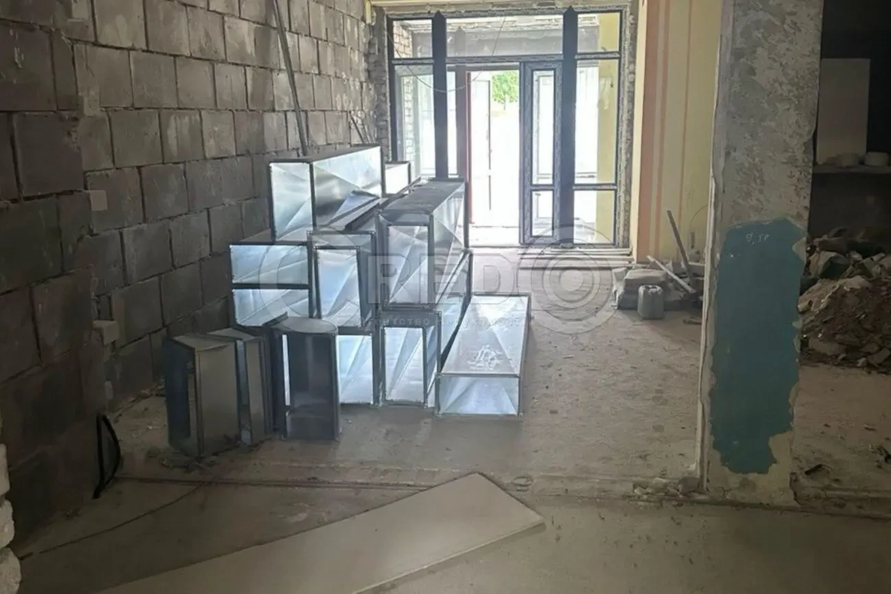Продаж приміщення в окремо розташованій будівлі, вул. Чарівна 17 Квартал 6