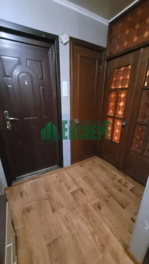 Продам 3-кімнатну квартиру з меблями та технікою недалеко від метро 6
