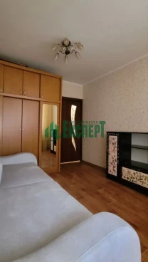 Продам 3-кімнатну квартиру з меблями та технікою недалеко від метро