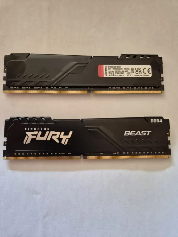 Продам память Kingston Fury DDR4 16GB 3200MHz Beast Black 2