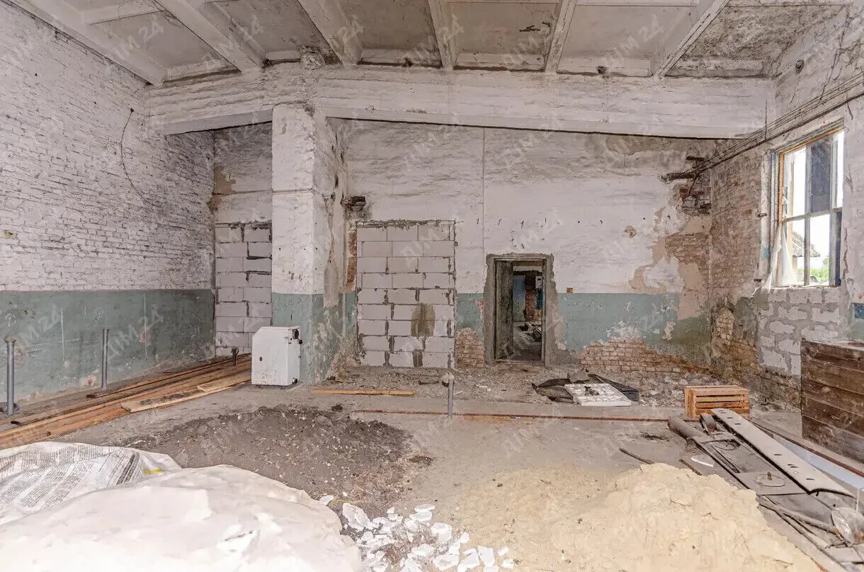 Продаж виробничої бази в с. Покровське 8