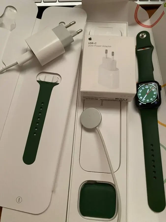 Продам Apple Watch Series 7 41mm. Green. Стан акумулятора 100%