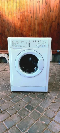 Пральна машина Indesit WISL 92