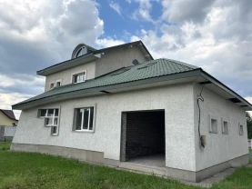 Продам будинок в Кривушах. Поруч хвойний ліс і річка Дніпро.