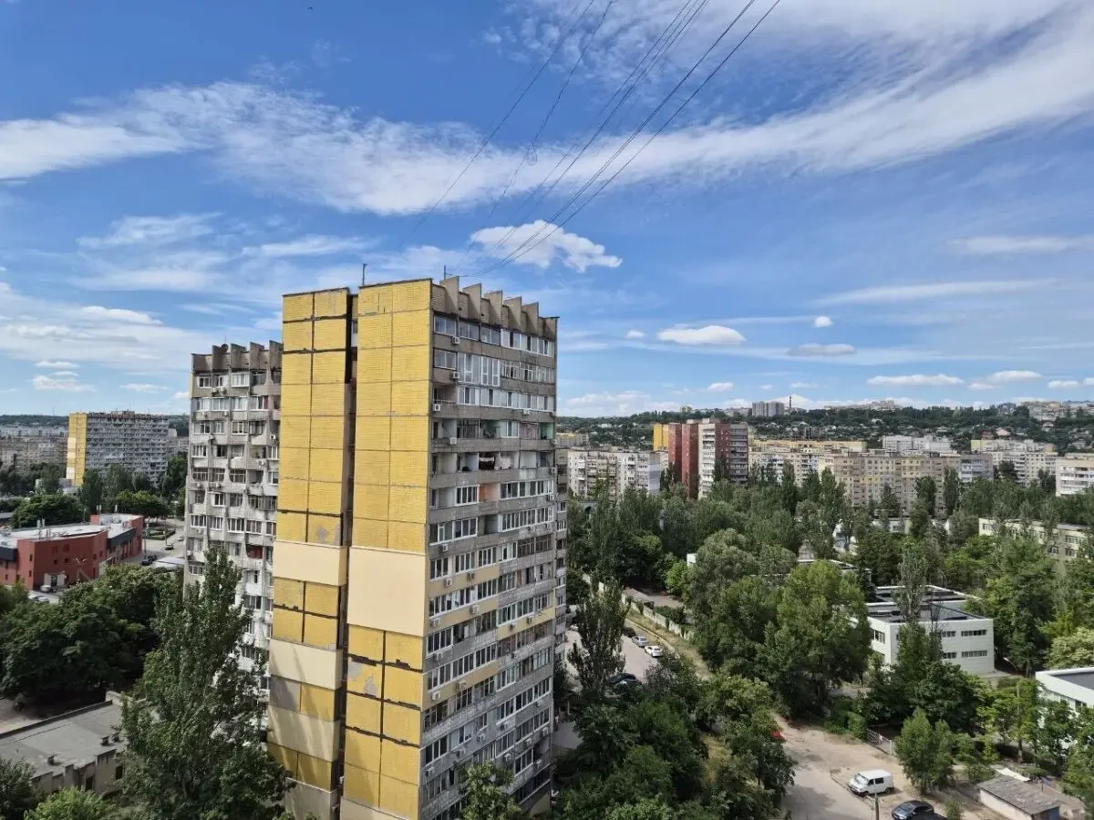 Продам видову 1 кімнатну квартиру на ж/м Перемога