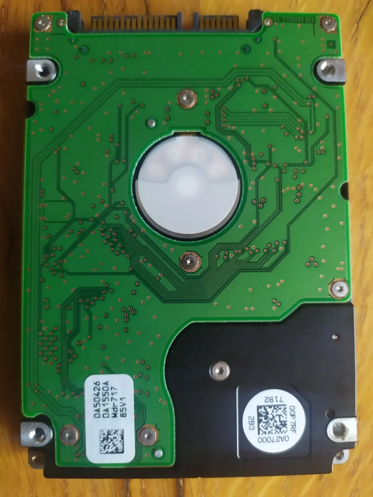 Жорсткий диск Hitachi HTS541612J9SA00 на 120GB пам'яті 2.5 SATA 2