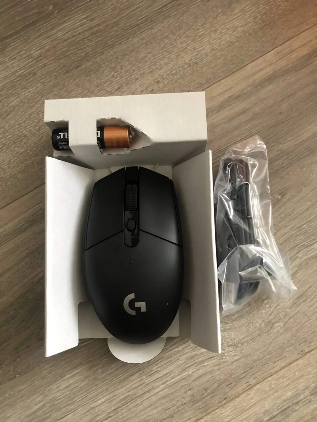Logitech g305 Mouse 5
