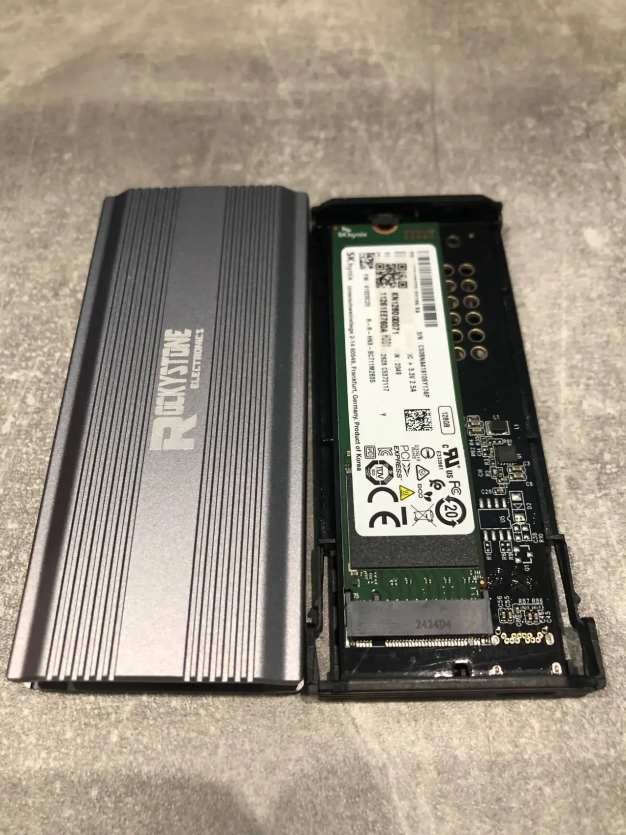 SSD NVMe 128gb Rockystone з металевим корпусом кишеня 6