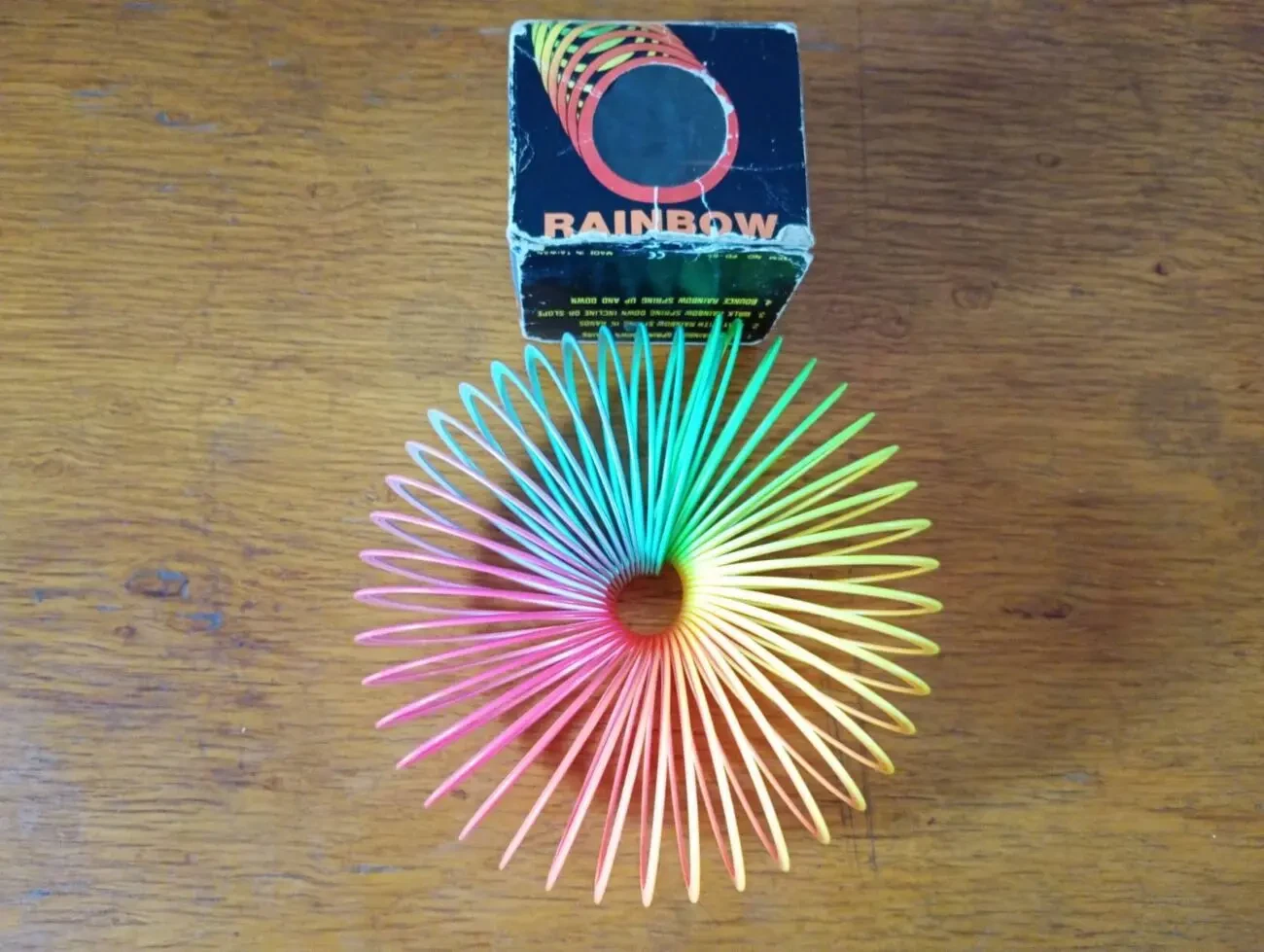 Игрушка пружинка, слинки Радуга (rainbow) - оригинал 90-е - произведено в Тайване. 2