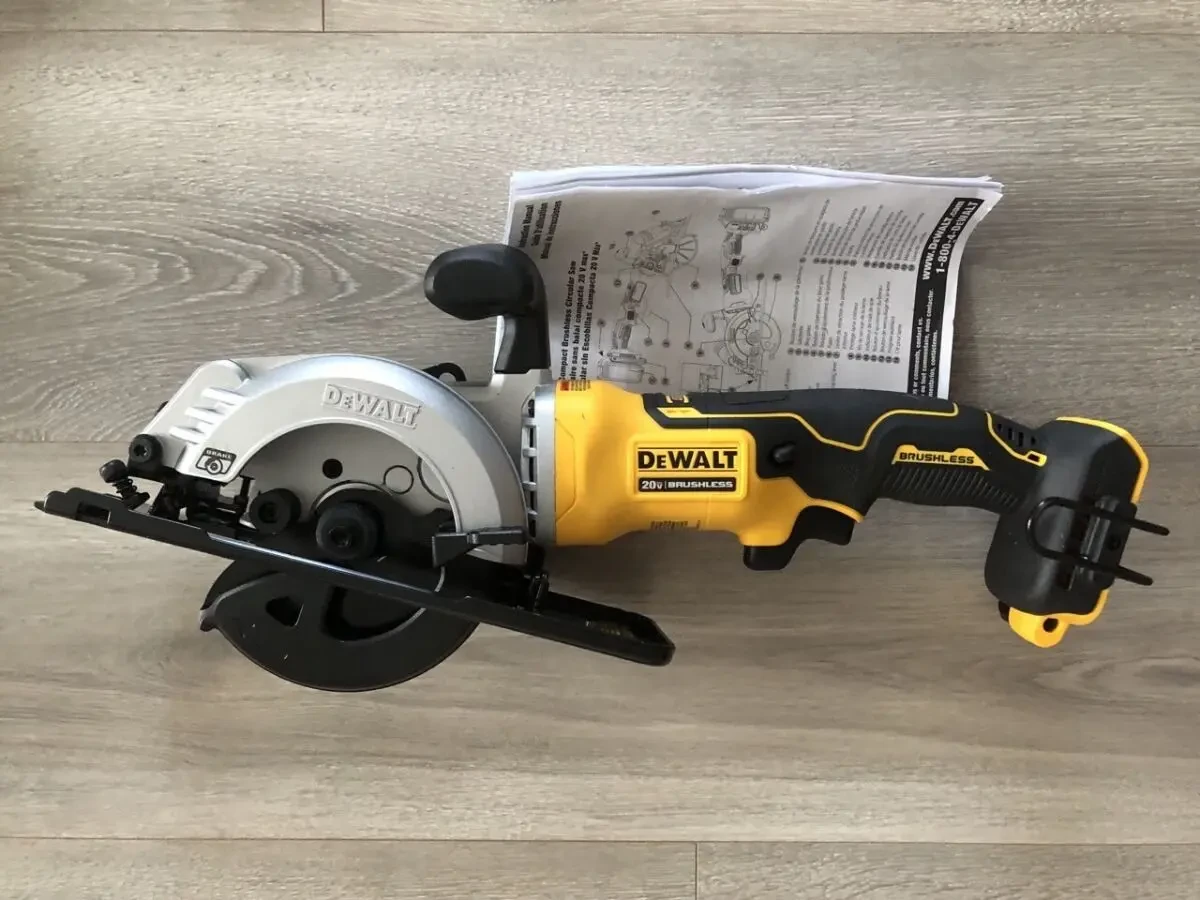 Пила дискова акумуляторна безщіткова Dewalt DCS571 P1 комплект 7
