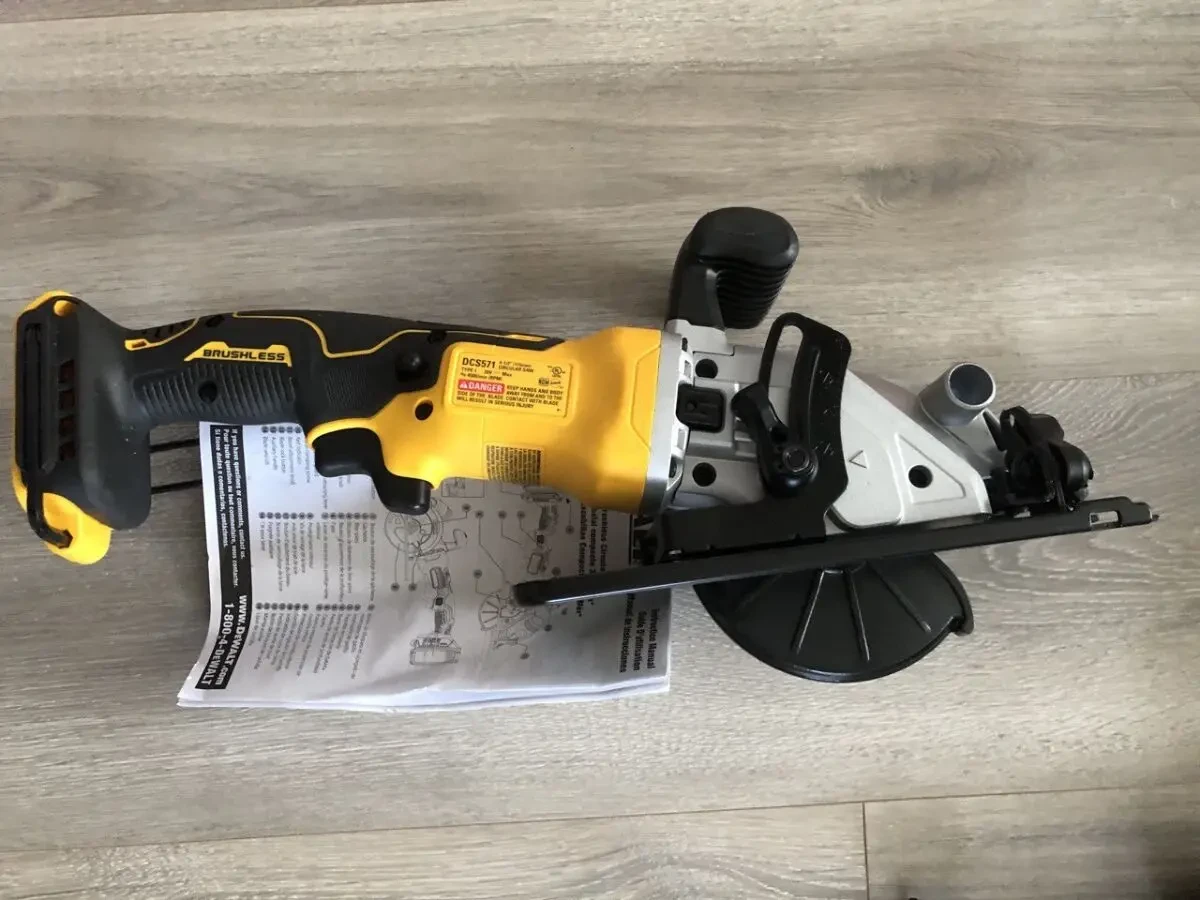 Пила дискова акумуляторна безщіткова Dewalt DCS571 P1 комплект 4