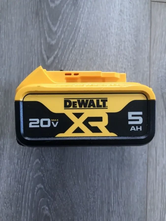 Пила дискова акумуляторна безщіткова Dewalt DCS571 P1 комплект 3