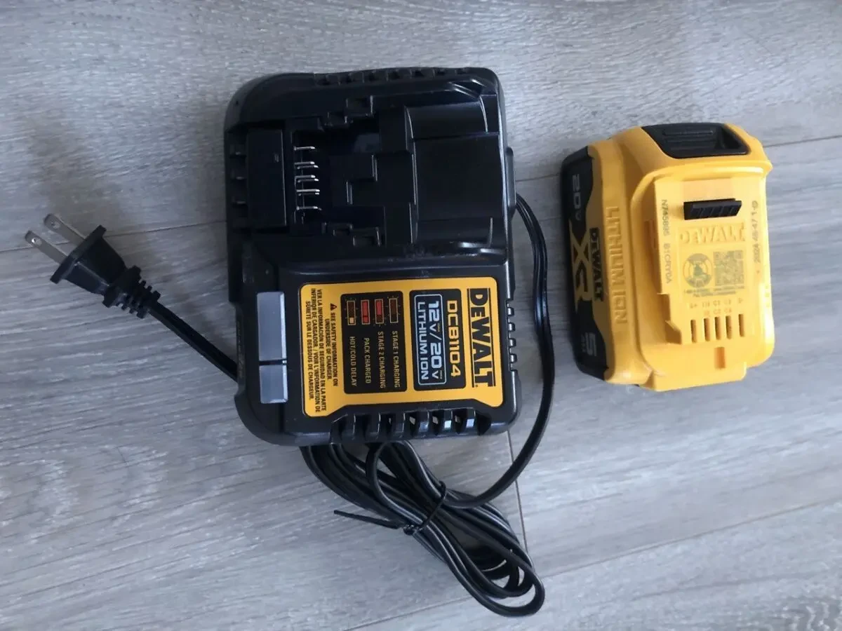 Пила дискова акумуляторна безщіткова Dewalt DCS571 P1 комплект 8