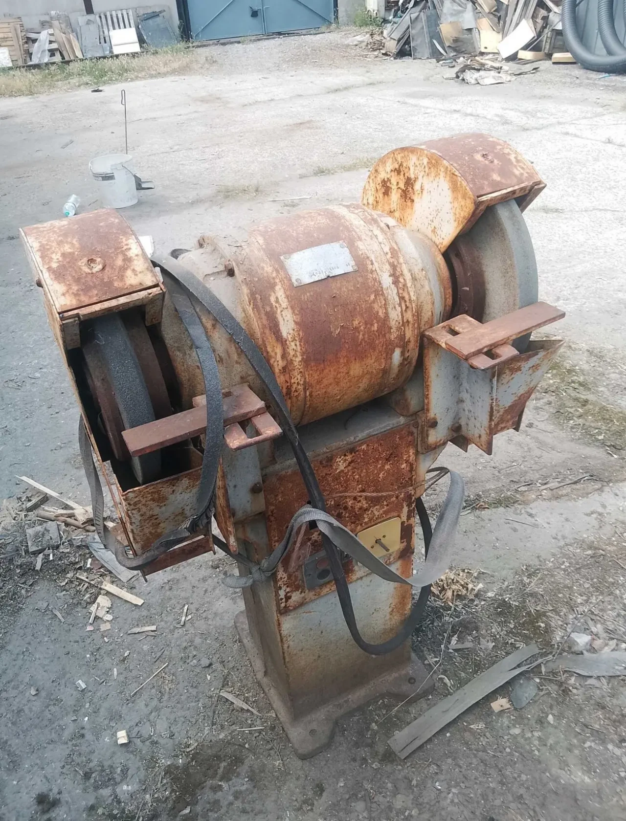 Заточной станок( точило).