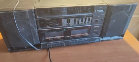 Винтажная японская двух кассетная магнитола Sanyo Concert Series C33