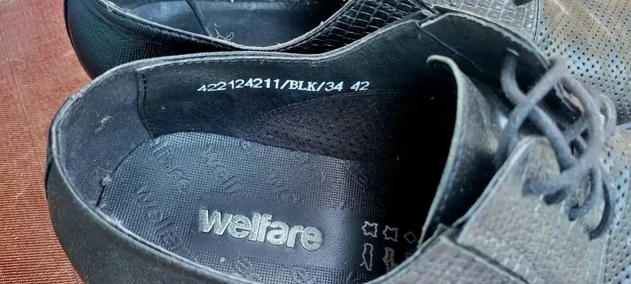 Чорні шкіряні туфлі Welfare з перфорацією 4
