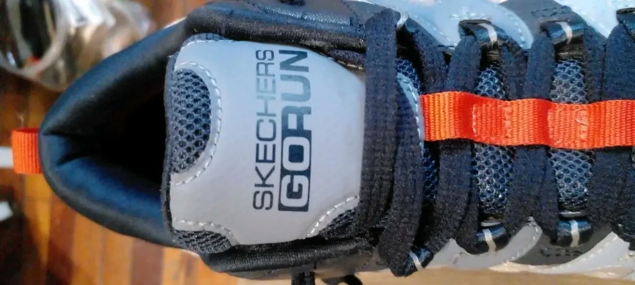 Кросівки Skechers Go Run Swirl Tech 2