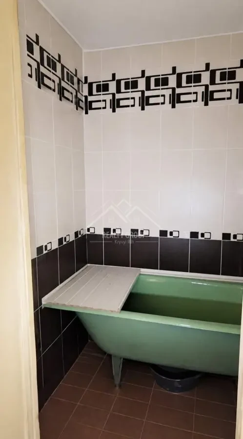 ПРОДАМ 3к простору 77м.кв Гірницький 9