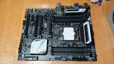 Топовая Материнская плата Asus X99-A (s2011-3, Intel X99, PCI-Ex16)