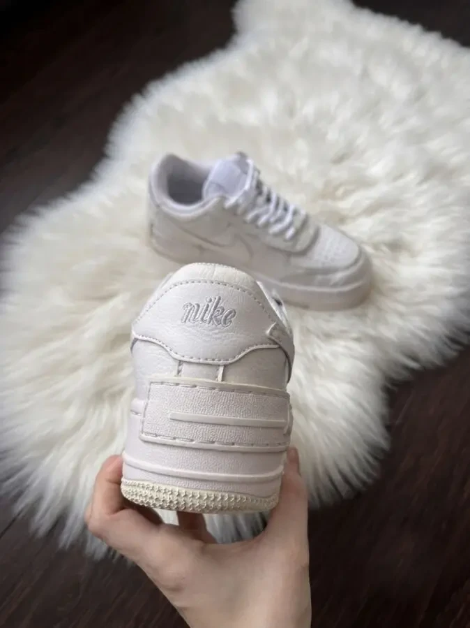 Кросівки жіночі Nike 2